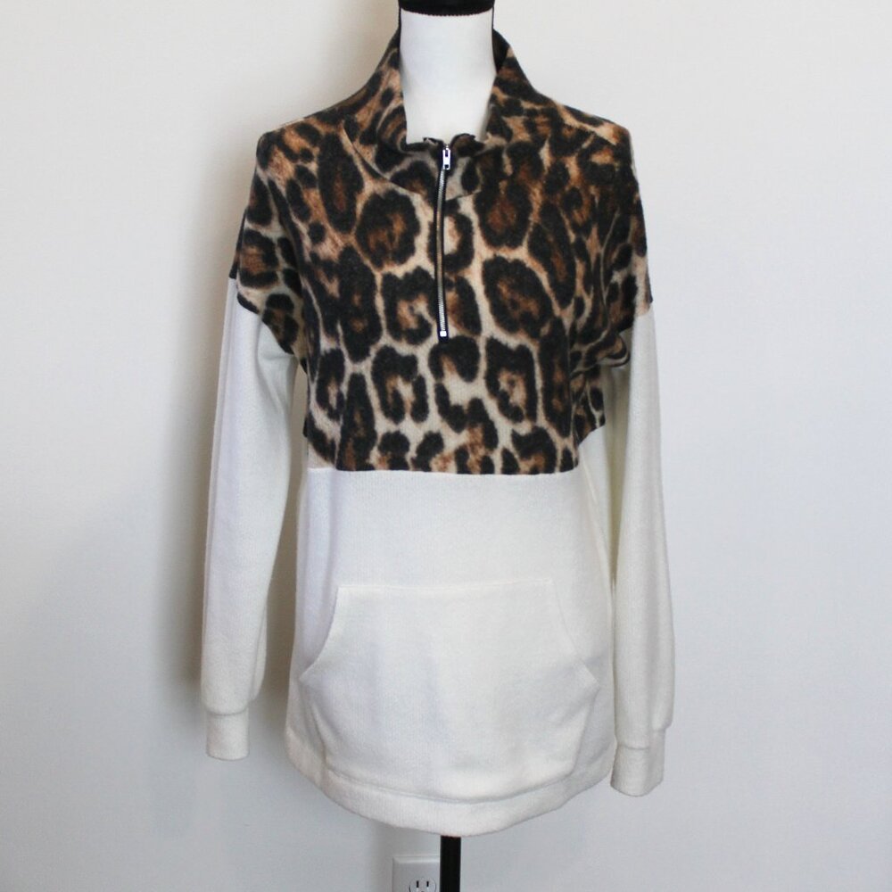 White Birch Half Zippered Pullout Animal Print/Cream Sz Medium